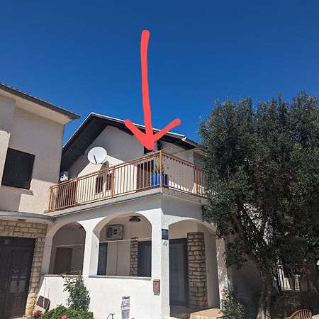 Zeezicht Appartement 50M From Beach Srima Exterior photo