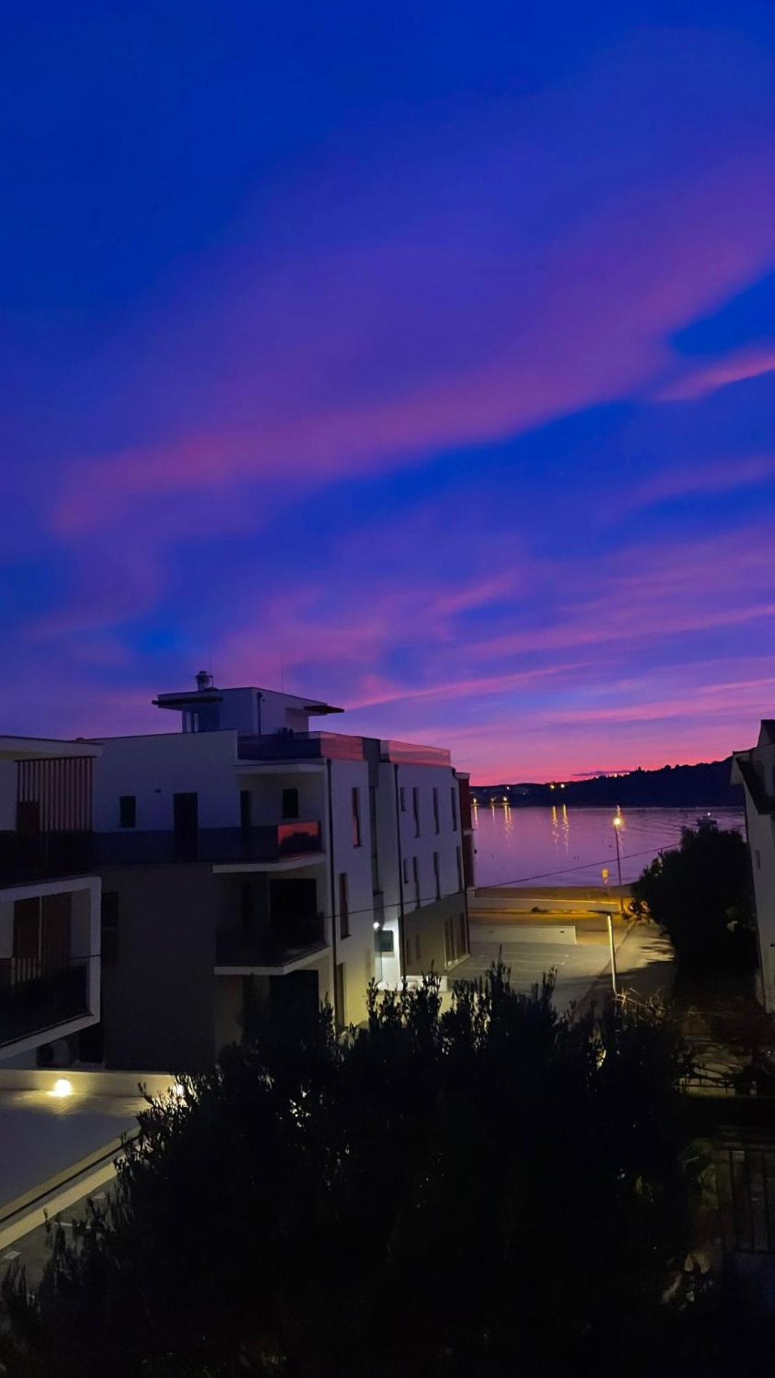 Zeezicht Appartement 50M From Beach Srima Exterior photo